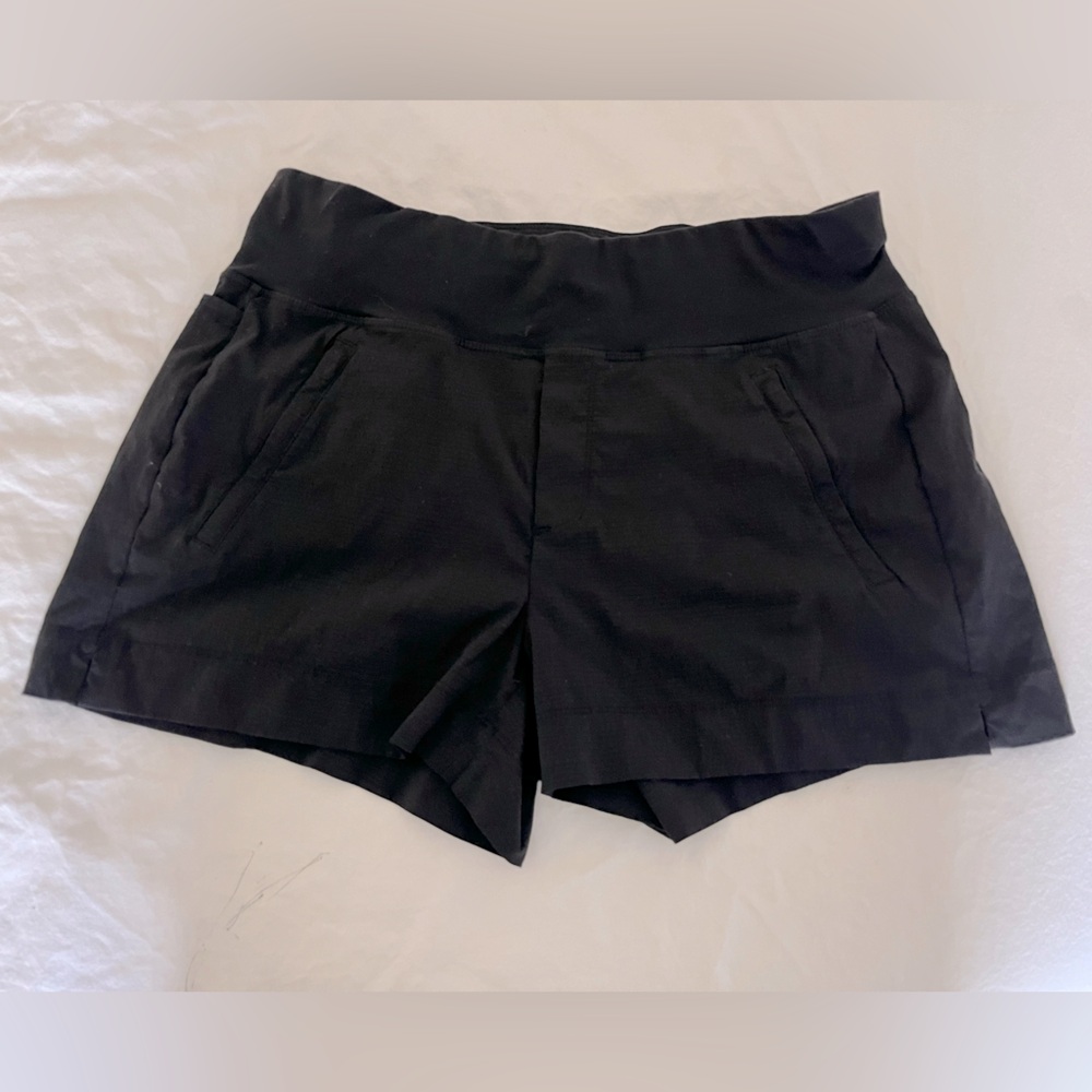 Athleta Trekkie North Short